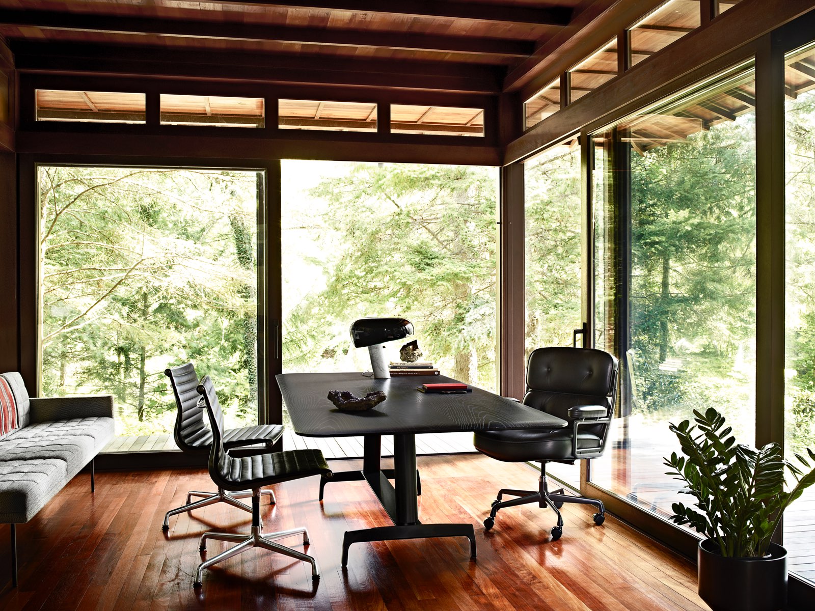 Eames Ejecutiva 3